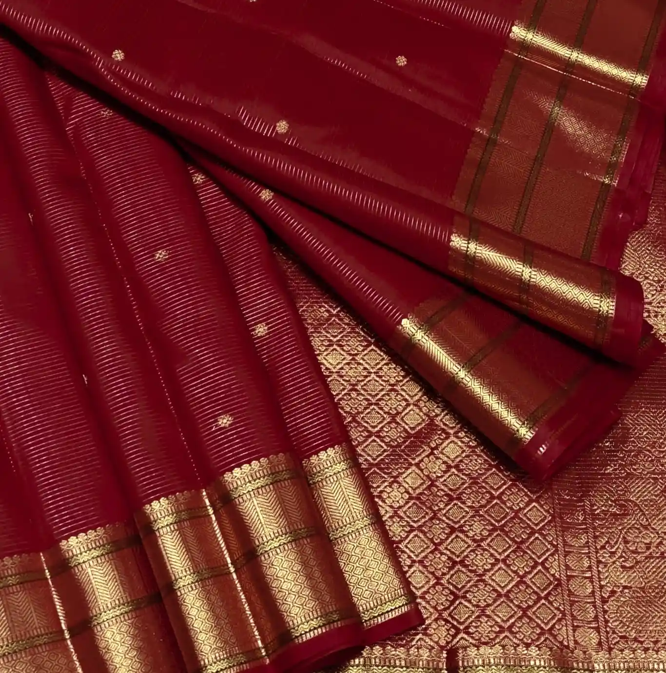 Crimson Red Handloom Kanchipuram Silk Bridal Saree with Floral Zari Buttas